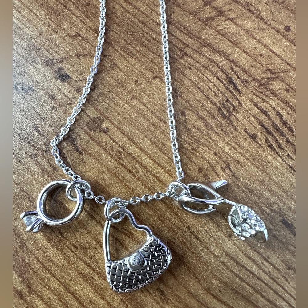 ⬇️Price drop⬇️ Lia Sophia silver tone expandable necklace 18-21”